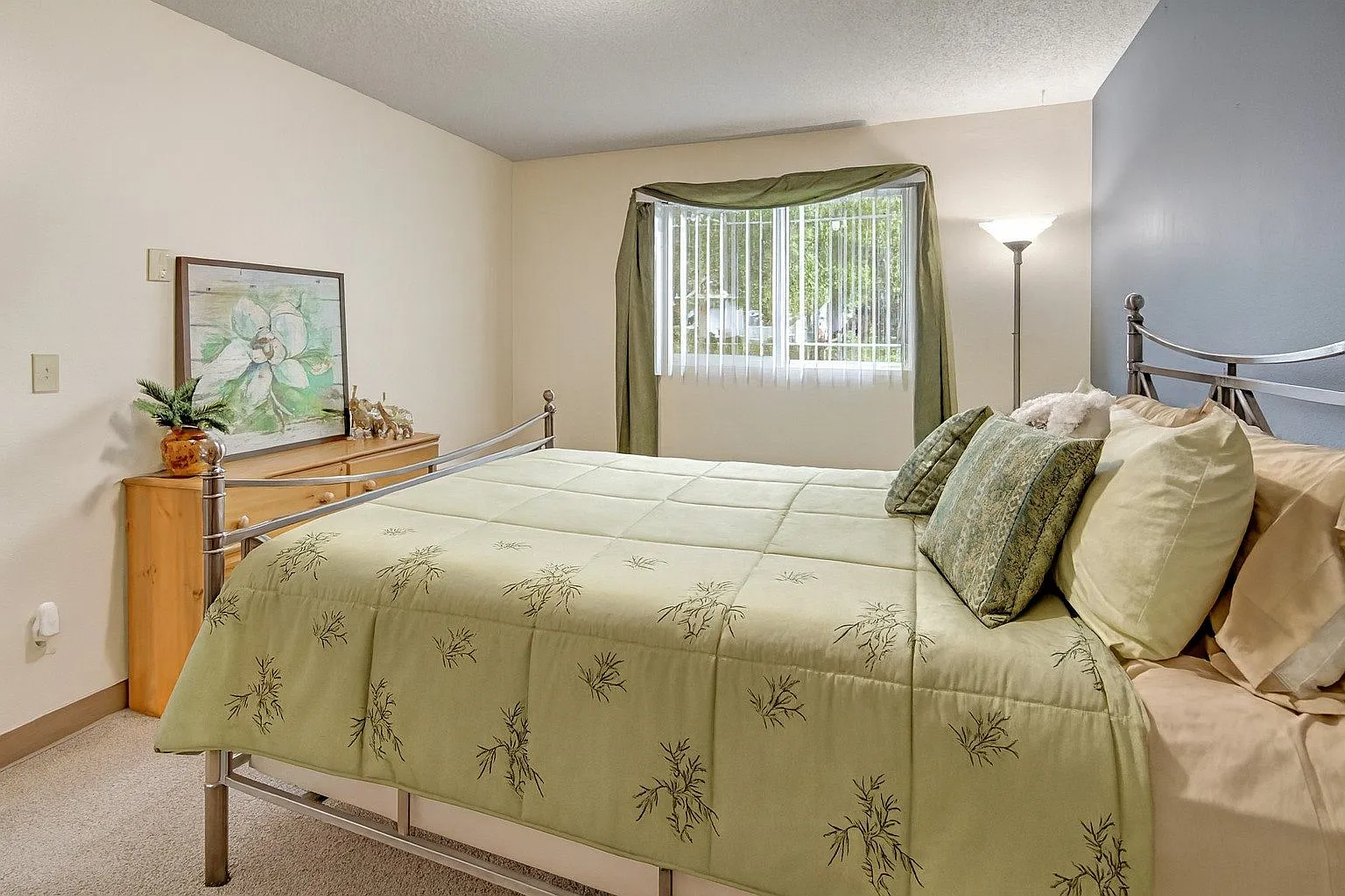 Brighton Woods — Photo 4