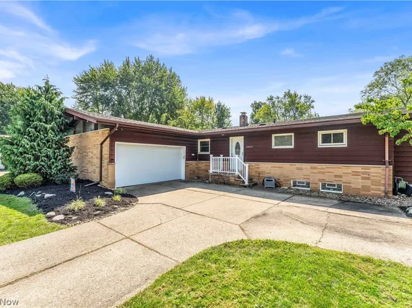 26913 Elizabeth Ln, Olmsted Township, OH 44138
