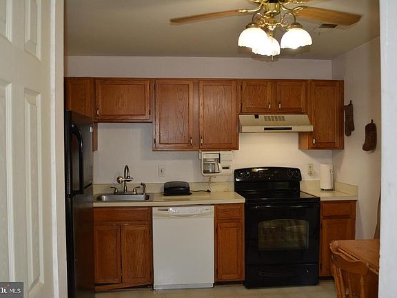 5th image of 4213 Stockbridge Dr #7A