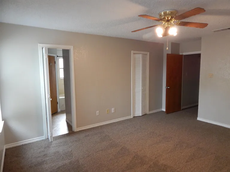 4503 River Oaks Dr — Photo 32