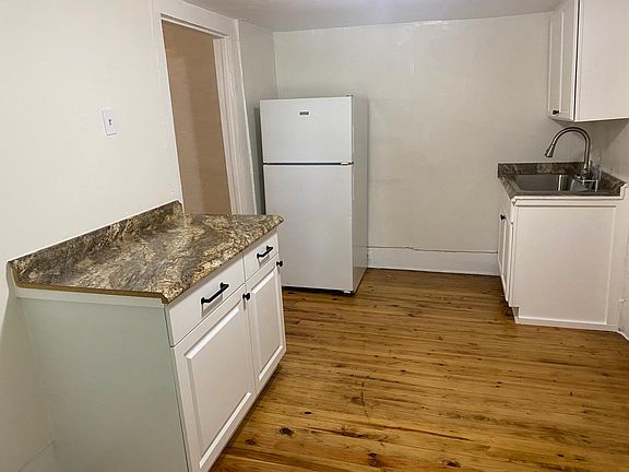 Kitchen with newer appliances