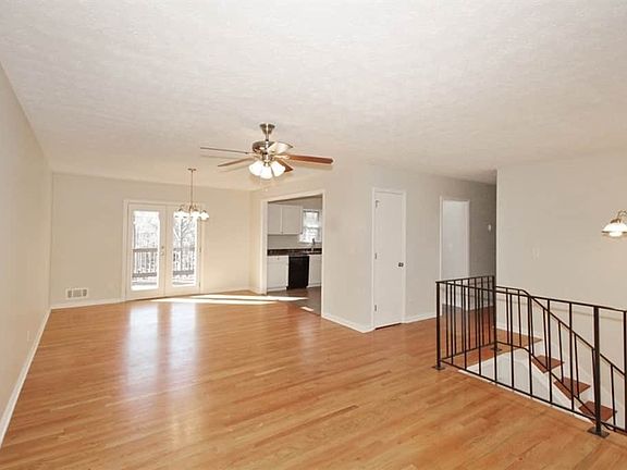 5th image of 61 Winn Cir