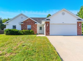 4901 Sandstone Dr, Columbia, MO 65202