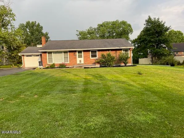 416 Bel Aire Rd, Hollidaysburg, PA 16648