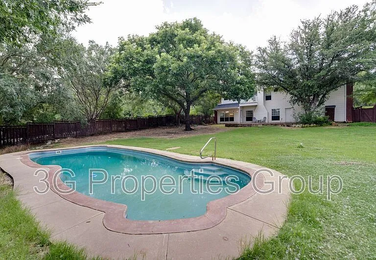 3937 Valley View Ln — Photo 1