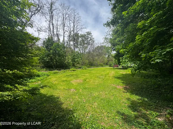 Allen Dr, Kingston, PA 18704