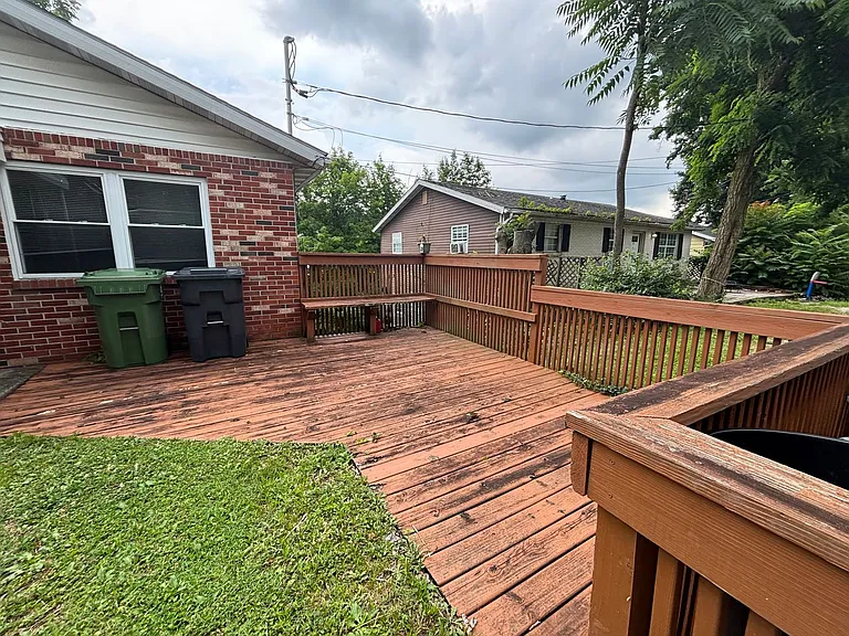 198 Eastland Ave — Photo 16