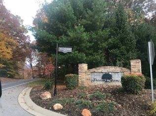 39 Willow Bend Dr, Candler, NC 28715