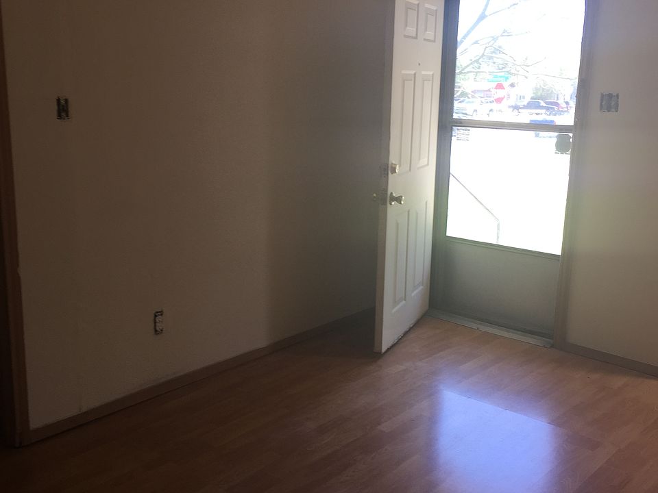 1st image of 2669 Jennings Ave