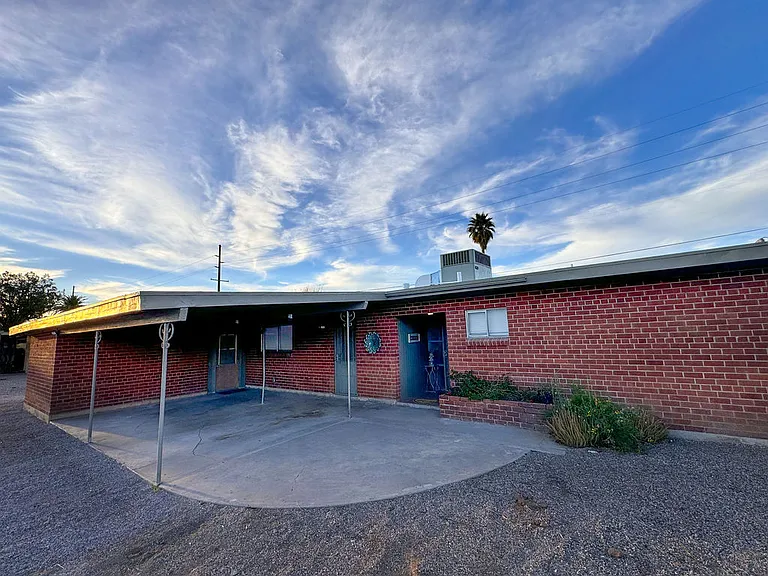 7041 E Hawthorne St — Photo 3