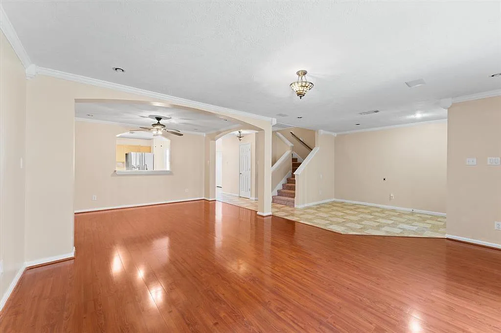 3 bed, 2.5 bath, 1920 sqft, $1,875 — Photo 4