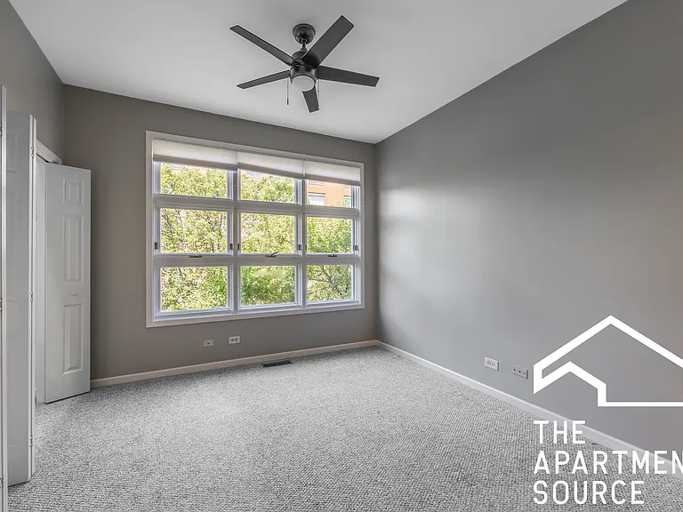 855 W Erie St #120 — Photo 15
