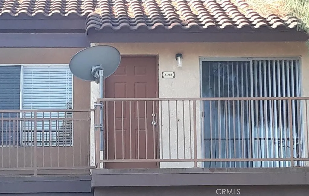 2 bed, 888 sqft, $2,185 — Photo 1