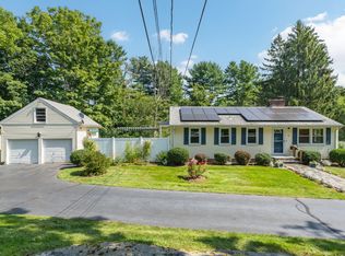 14 Mill Pond Dr, Guilford, CT 06437