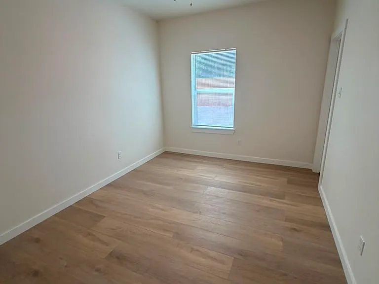 Room 2 with walk-in closet