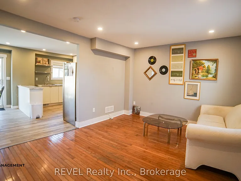 32 Edmund St — Photo 13