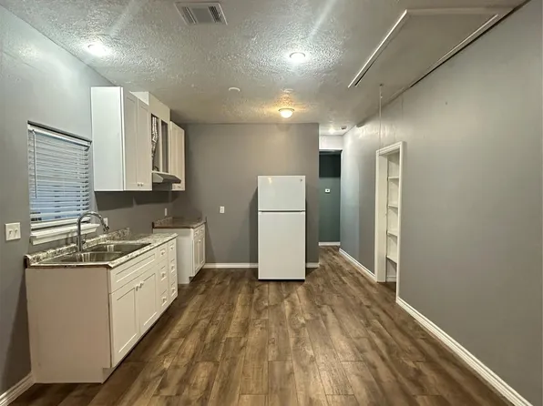 8611 Findlay St, Houston, TX 77017