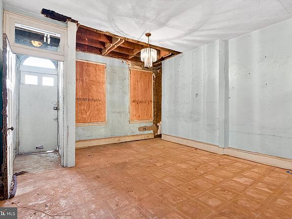 5th image of 2210 W Master St