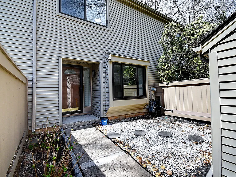32 Farmington Chase Cres #32 — Photo 31
