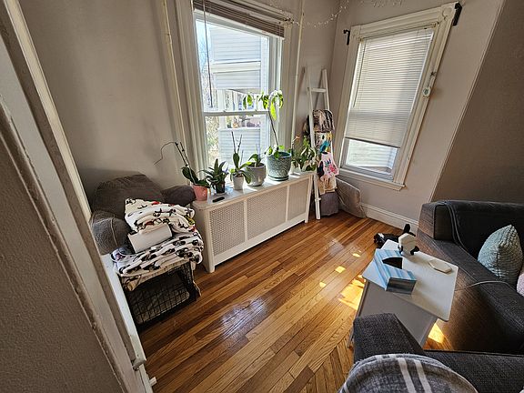 4th image of 23-25 Gorham St #1