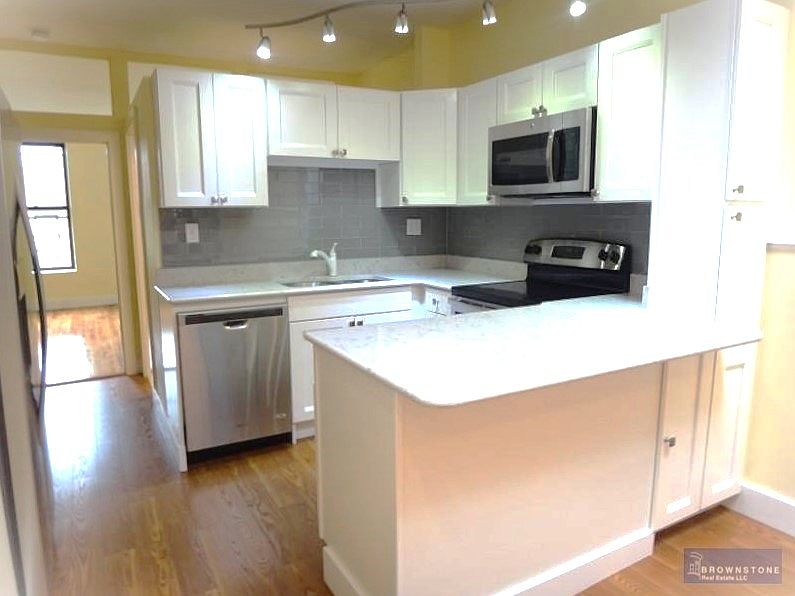 1st image of 509 Henry St APT 4L