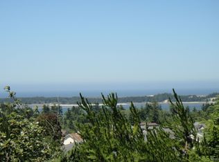824 Zanna Pl, Coos Bay, OR