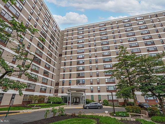 4th image of 4600 Duke St APT 1009
