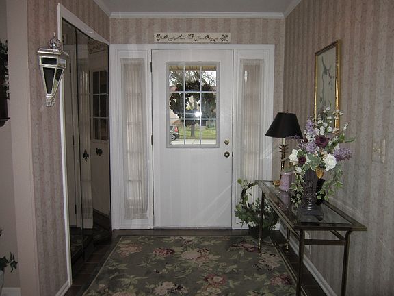 3rd image of 34021 Fairfax Dr