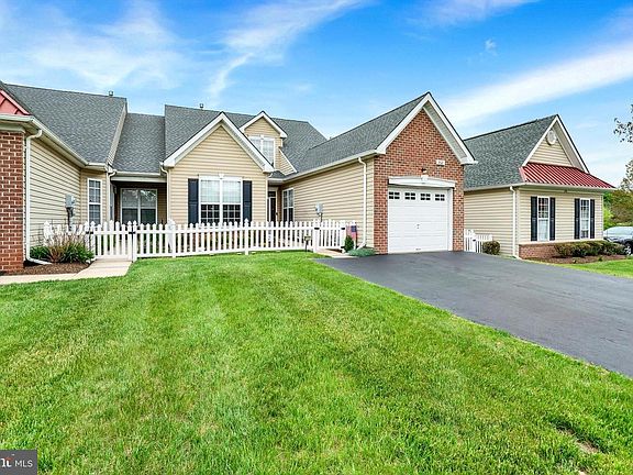 3rd image of 202 Dorchester Dr