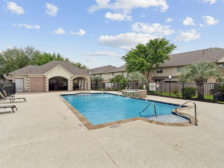 7606 N Linpar Ct — Photo 5