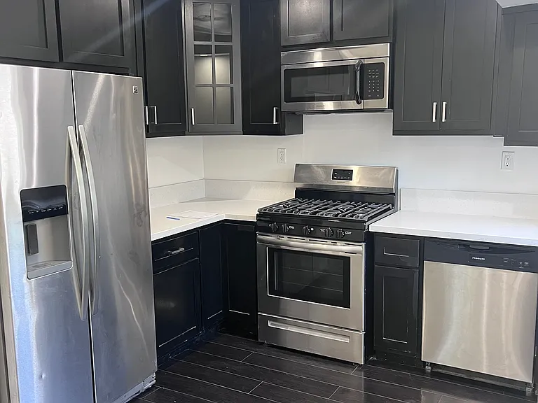 1253 Cypress Ave — Photo 9