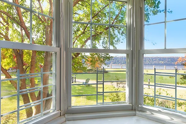 Sold by Compass | media 1