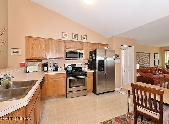 3rd image of 1050 Hinswood Dr
