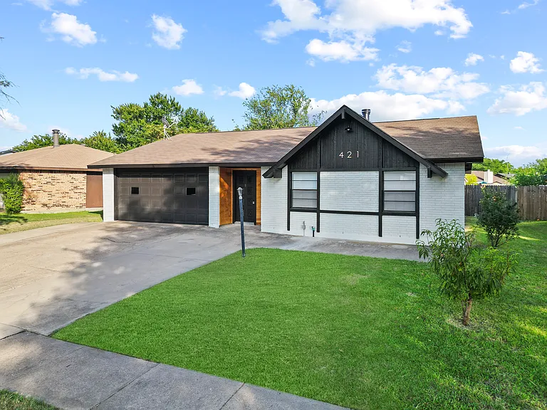421 Parkvale Ln — Photo 13