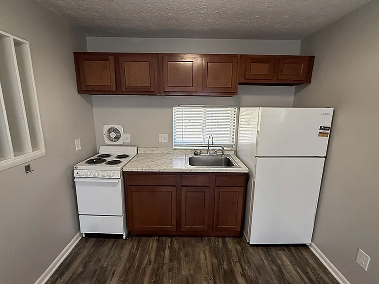 3033 Clifton Ave — Photo 10