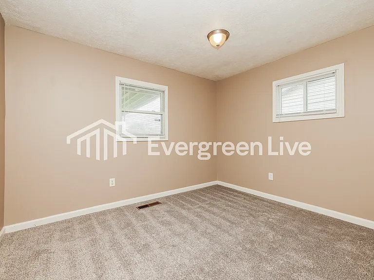 605 Mead Ln — Photo 14