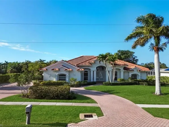 560 Inlet DR, MARCO ISLAND, FL 34145