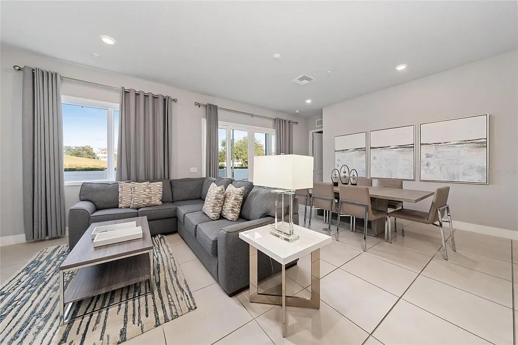 3 bed, 3.0 bath, 1500 sqft, $2,400 — Photo 4