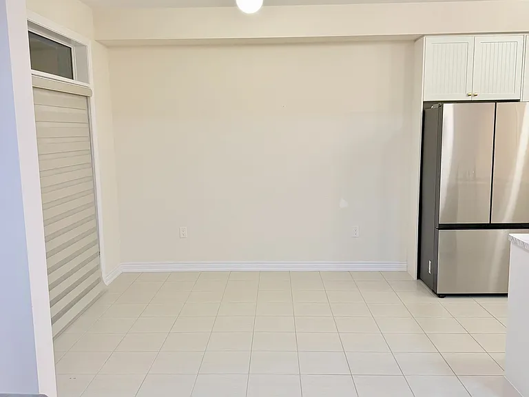 1284 Klondike Dr #UPPER FLOOR — Photo 3