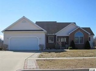 512 Red Maple Dr, Tecumseh, MI 49286