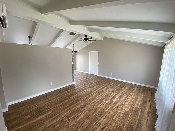 3rd image of 1410 E Park St