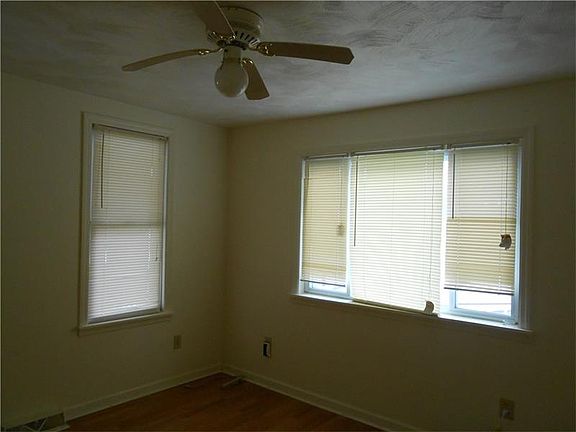 5th image of 120 Ayers Ave