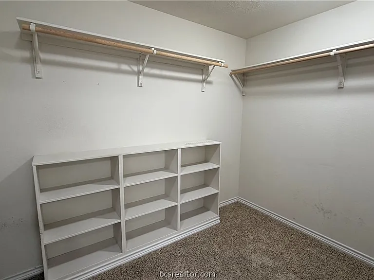 1102 Crested Point Ct — Photo 16
