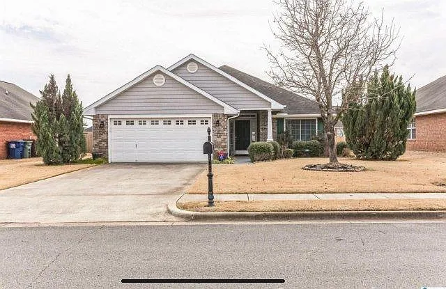 4 bed, 1932 sqft, $1,875 — Photo 1