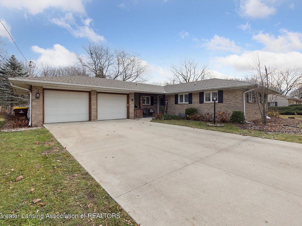 415 Meadowview Dr, Saint Johns, MI 48879 Zillow