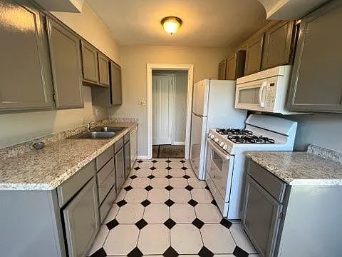 999 Cleveland Ave #2 — Photo 4