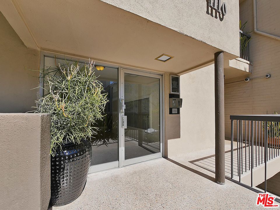 1st image of 1110 Hacienda Pl APT 102