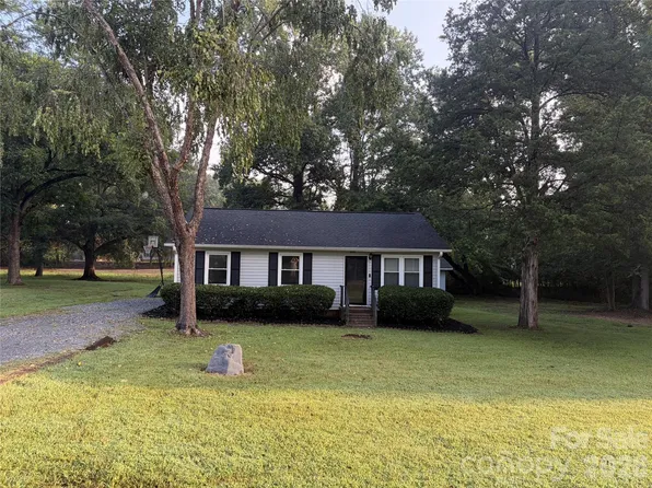4012 Crestview Dr, Rock Hill, SC 29732