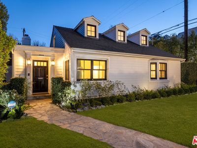 10542 Bloomfield St, Toluca Lake, CA, 91602