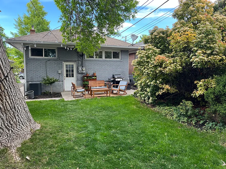 1064 E Hollywood Ave — Photo 16